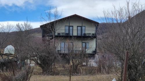 Kaspi House | საოჯახო სასტუმრო