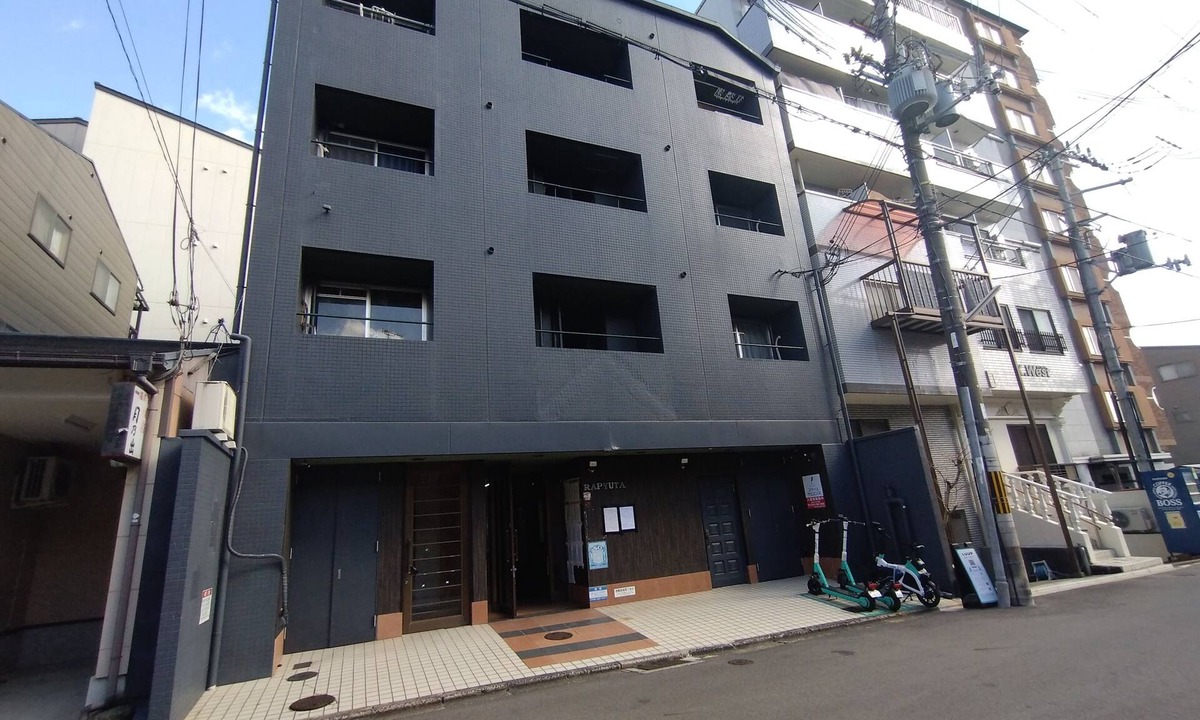 Nishijin Condo | A hole in the ground downtown! 403 Rooms with fully equipped kitchen & ideal for long term stays