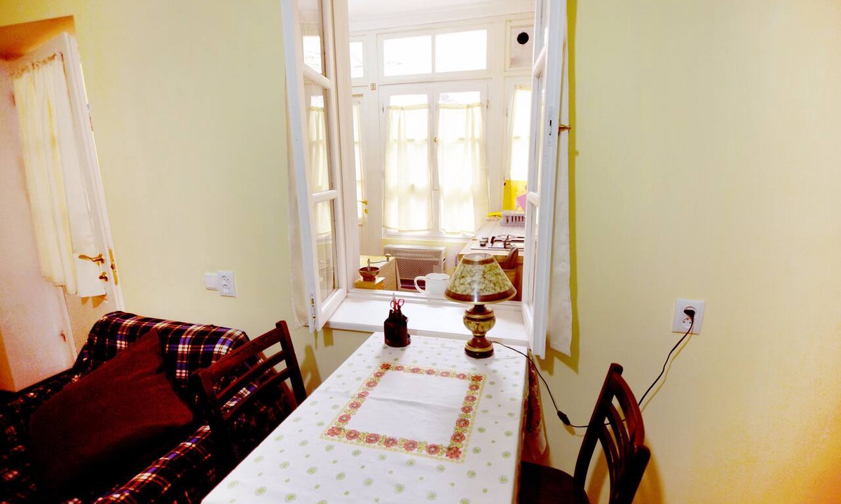 Chugureti Apartment | Airy Central Tbilisi Apartment With Patio