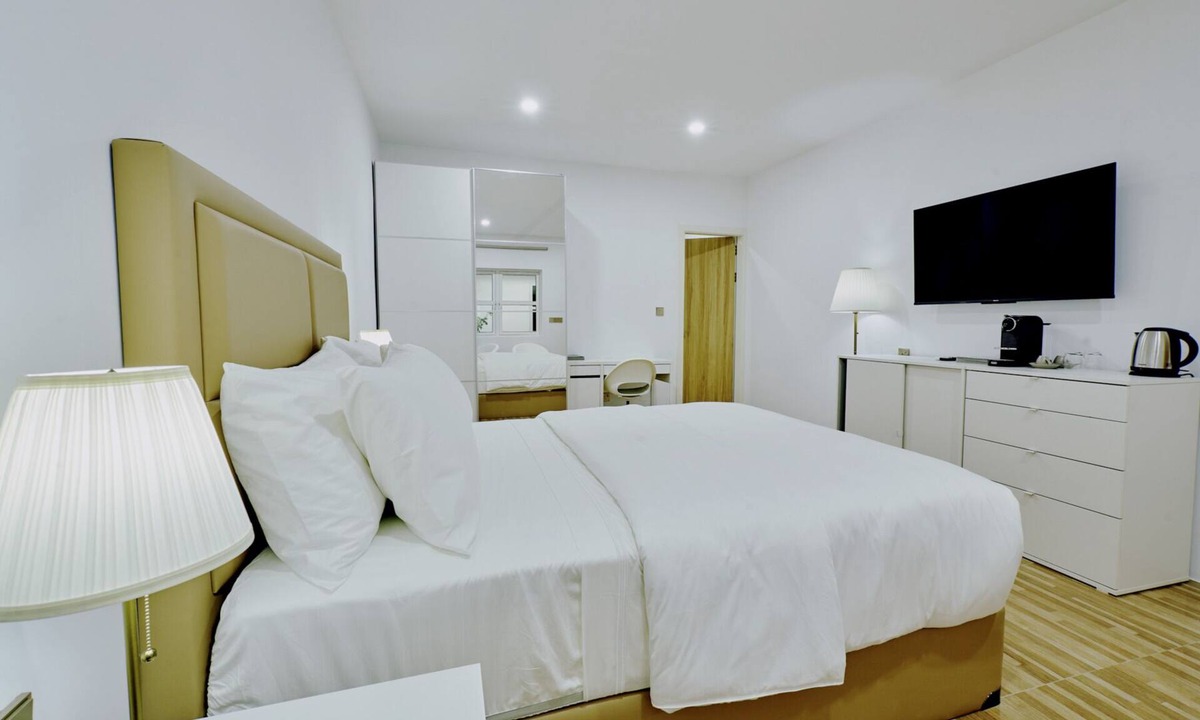 Kamadhoo House | akomadoo retreat