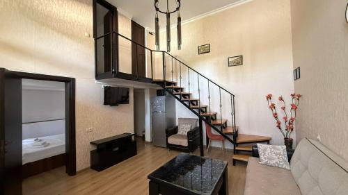 Chugureti Apartment | Bright and Cozy Apartment on Aghmashenebeli Avenue