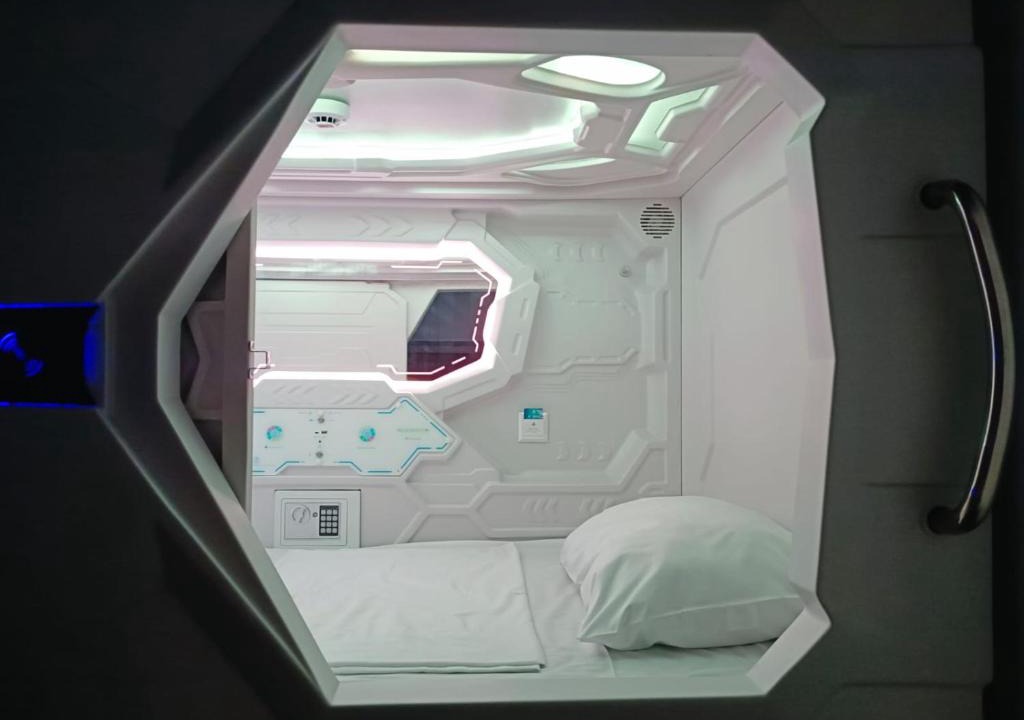 Old Tbilisi Hotel | Capsule Hotel Happy lounge
