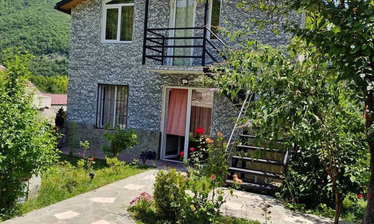 Ananuri House | cozy house with stunning views of the Aragvi Valley