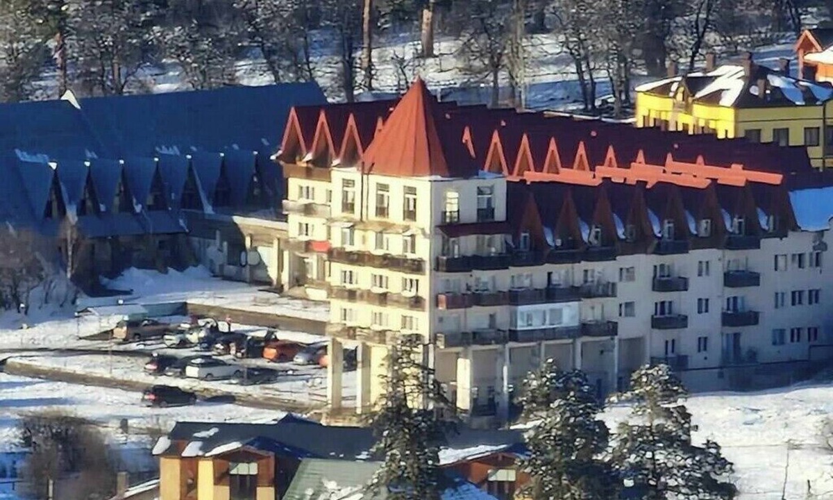 Bakuriani Apartment | Enjoy Serene Retreat & Magnificient Mountain Views - a rare find in Bakuriani