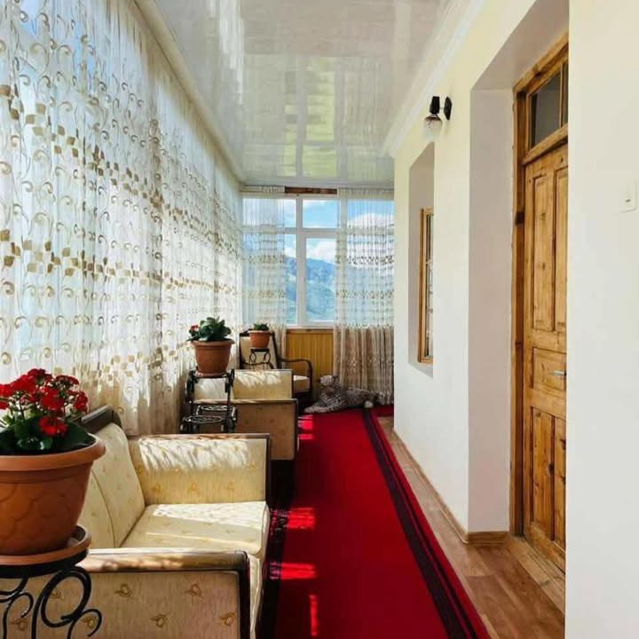 Lalkhori House | Family hotel ucha