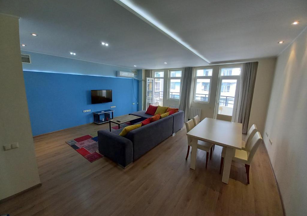 New Boulevard Apartment | Freedom Apartment with Sunset