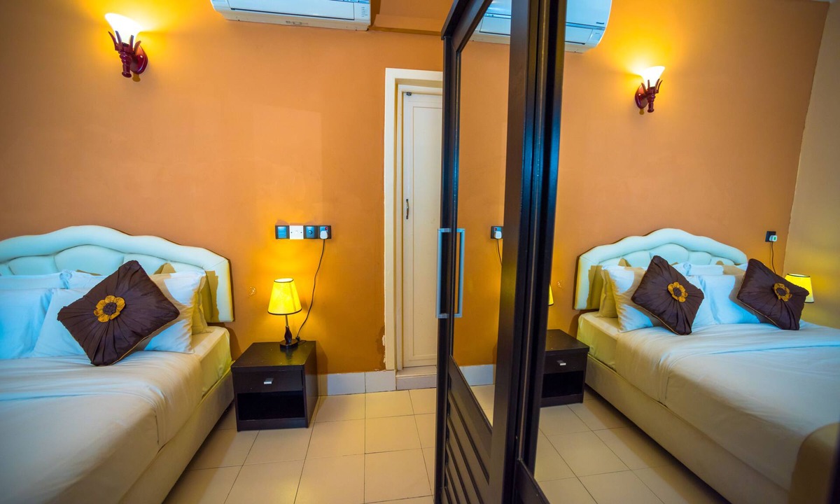 Ukulhas Hotel | Gunbaru Inn
