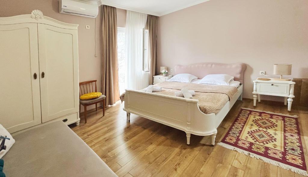 Borjomi House | Happy Holidays