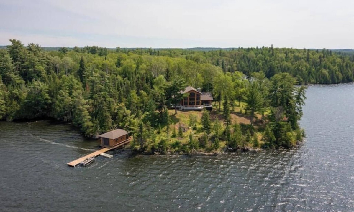 Sioux Narrows Nestor Falls Cabin | Island Retreat Sioux Narrows Ontario Canada - Amazing fishing area