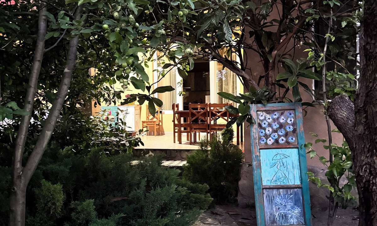 Avlabari House | Located in the center of the city. With unique, beautiful garden and terrace.
