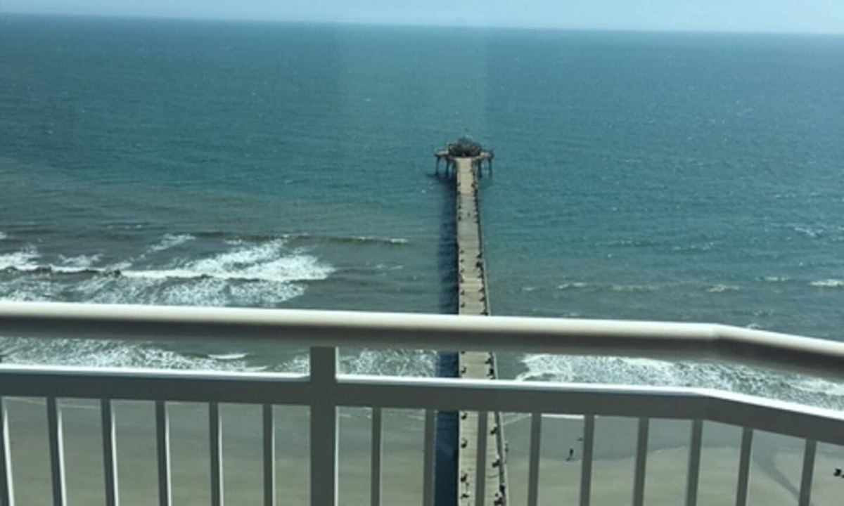 Cherry Grove Beach Condo | Oceanfront Penthouse Suite - Prince Resort