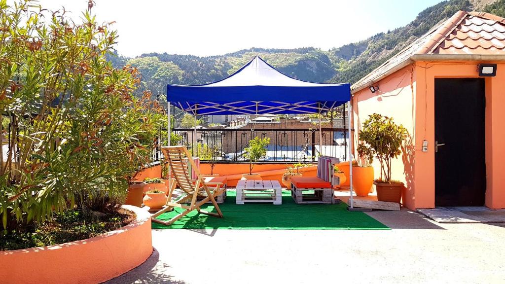 Sololaki Apartment | Old Town from Terrace