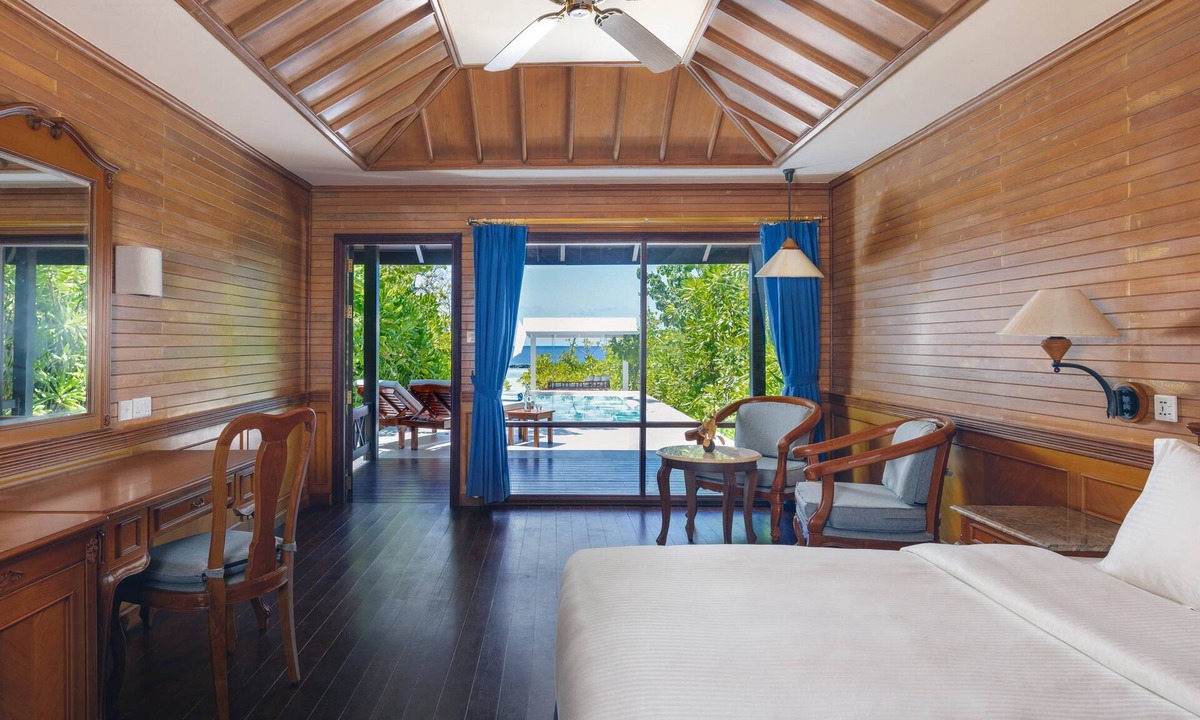 Horubadhoo Island Resort | Royal Island Resort & Spa