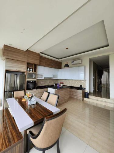 Old Jakarta House | sea view villa