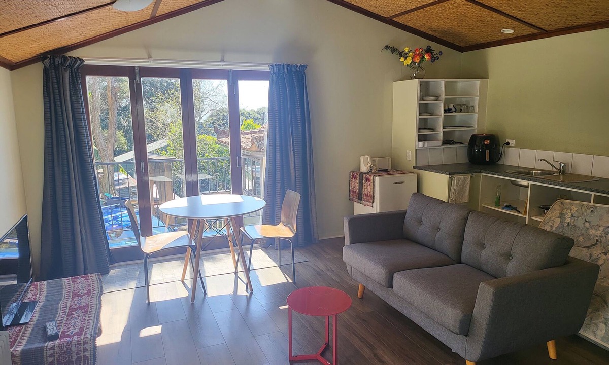 Onetangi Apartment | Studio 10min walk to Onetangi beach