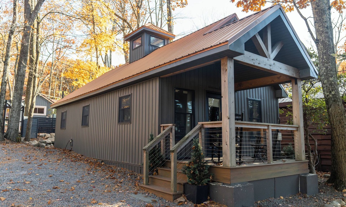 Lake Harmony Estates Cabin | The Copper Cabin @Lake Harmony. Lake, hike, dine, bars, shop, Jim Thorpe & More