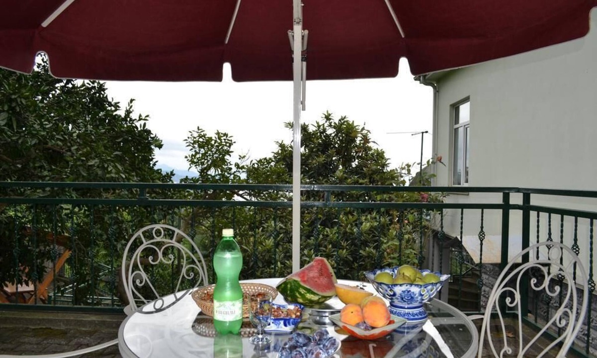 Mtsvane Kontskhi House | The house is located by the botanical garden, with access to the Cape Capebeach.