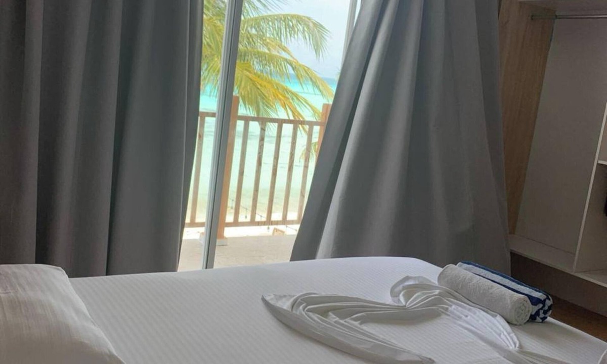 Dhiffushi House | The Sunset Villa