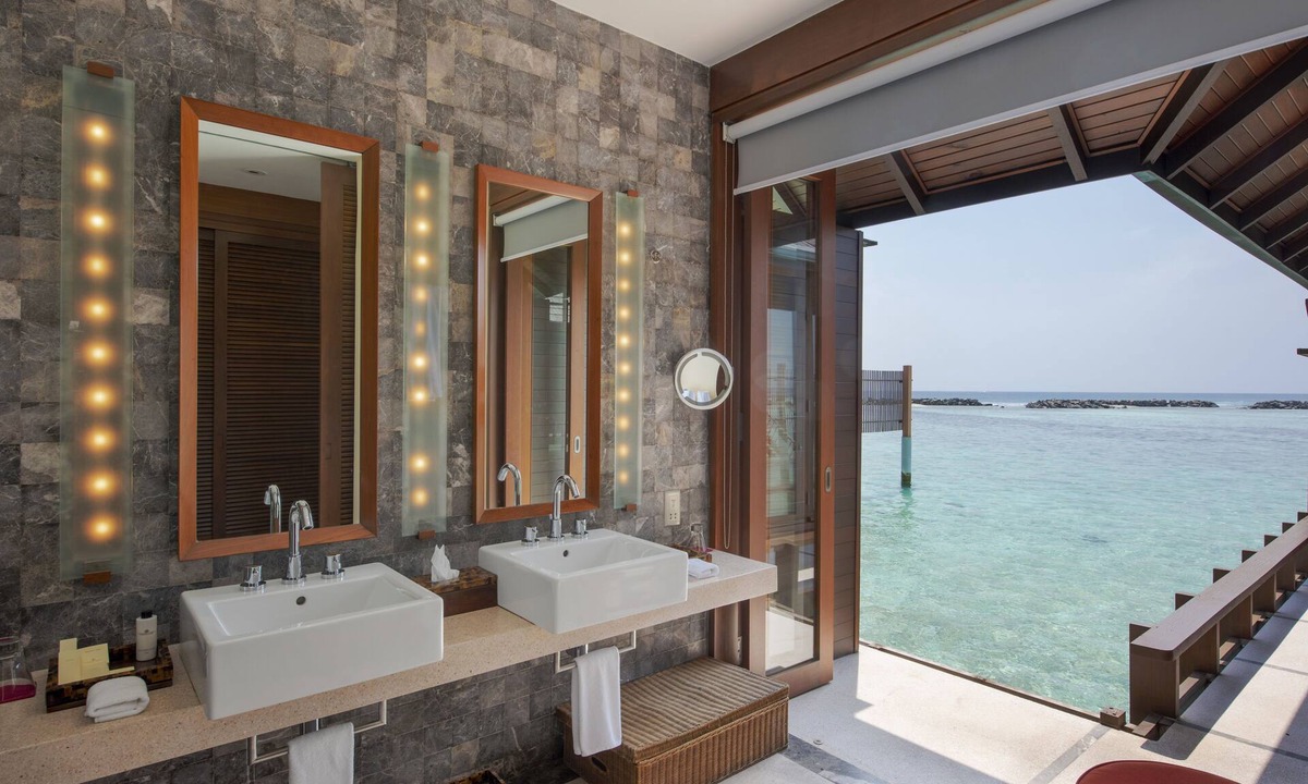 Lankanfinolhu Resort | Villa Nautica Paradise Island Resort