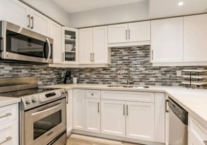 Blue Mountain Chalet Condo Ski in Ski Out 3 BR in Blue Mountains