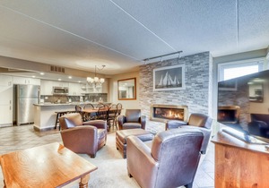 Mountain-side condo Cachet Crossing next to Slopes in The Blue Mountains