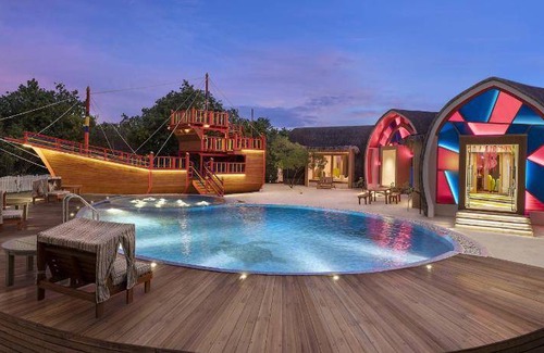 Vagaru Resort | 285 m² Resort ∙ 20 guests