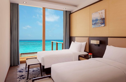 Huruelhi Island Resort | Radisson Blu Resort Maldives