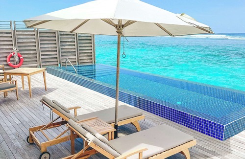 Huruelhi Island Resort | Radisson Blu Resort Maldives