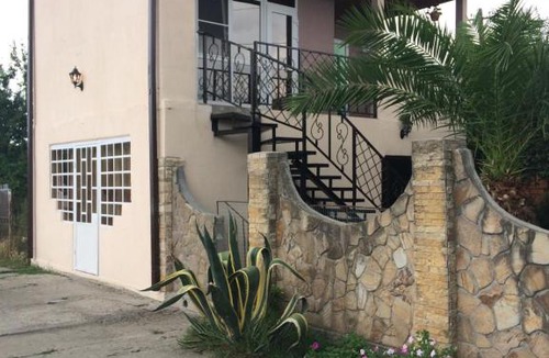 Alakhadzi House | У Арсена и Наиры