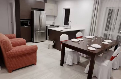 Cote-Des-Neiges—Notre-Dame-De-Grace Apartment | 2001 Av. Beaconsfield