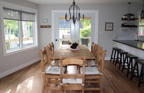 Stanhope Cottage | 4-bedroom house in Stanhope - walk to the beach!