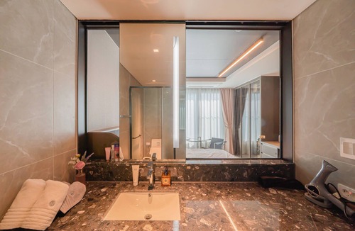 Suyeong-Gu Condo | a luxurious studio apartment