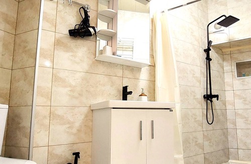 Sololaki Apartment | Apartment of Pirosmani