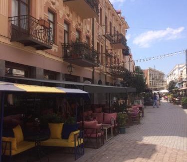 Chugureti Apartment | Apartment on Marjanishvili 16