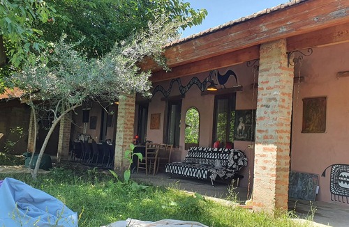 Sighnaghi House | Authentic & stylish Bungalow and Artists residence in Kakheti, 2 km from Signagi