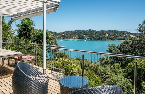 Oneroa House | Bach on Burrell