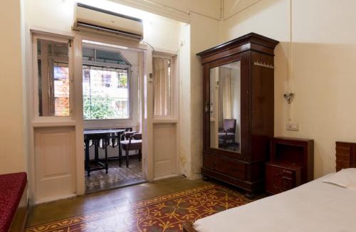 Wellington Pier Bed & Breakfast | Bed and Breakfast at Colaba