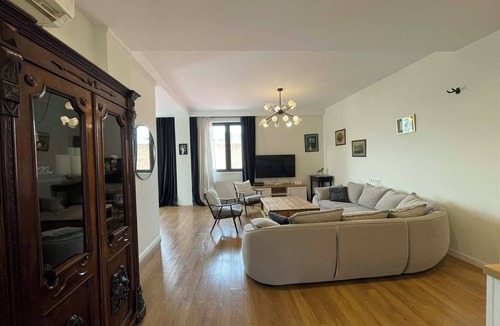 Chugureti Apartment | Bright 2bedroom Apartment near Marjanishvili Metro