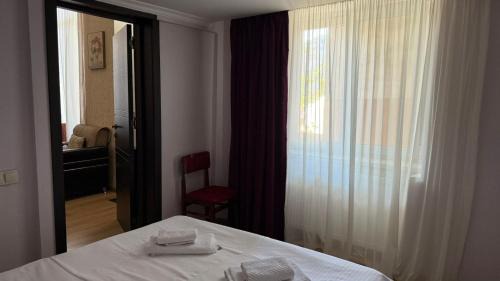Chugureti Apartment | Bright and Cozy Apartment on Aghmashenebeli Avenue
