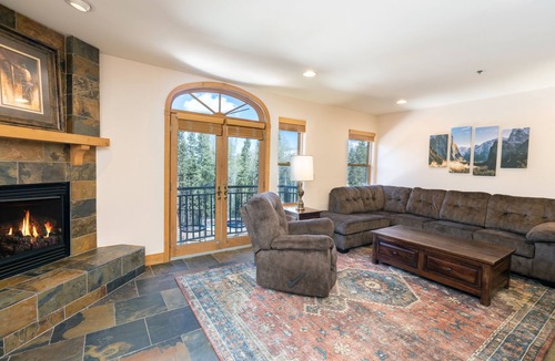 Mountain Village Condo | Bring Your Pet! 1-Bedroom Mountain Retreat at the Bear Creek Lodge