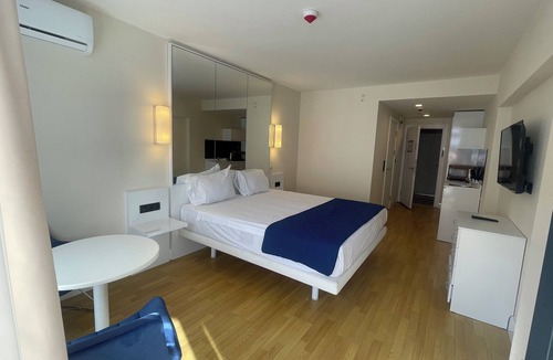 New Boulevard Hotel | Charming 1-bedroom hotel in wonderful Batumi with WiFi, AC