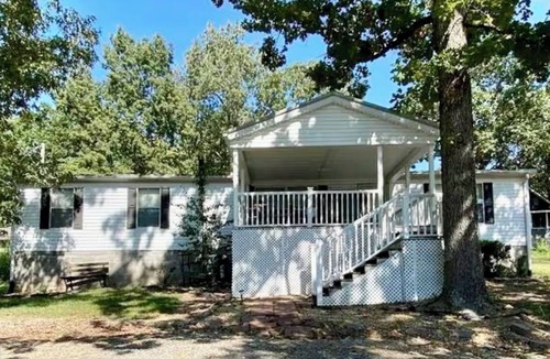 Gilbertsville House | Charming 3 bedroom lake front house in Gilbertsville with WiFi and AC