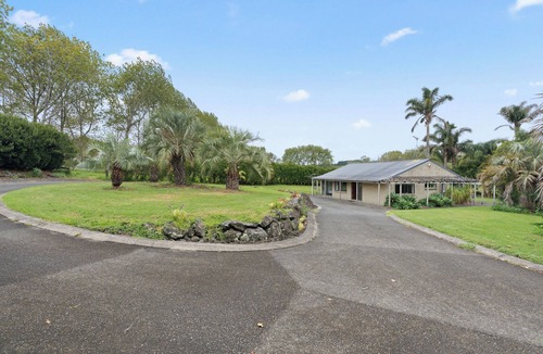 Helensville Cottage | Clay Cottage rural privacy so close to town