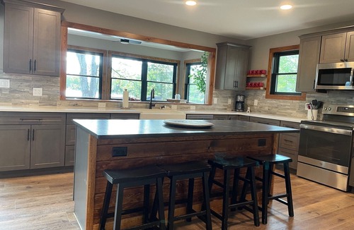 Penn Lake Park House | Cozy Lakefront Cabin w/Firepit and Boats