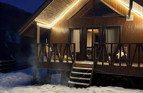 Bagvdanari Cottage | Cozy Mountain Cottage near Mestia Center with Stunning Views