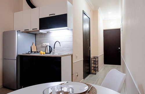 New Boulevard Apartment | Cozy Studio by the Sea – Walk to Beach, Shops & Cafes, Prime Location