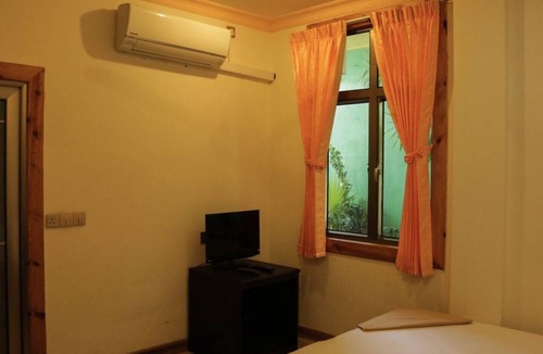 Mathiveri House | Deluxe Family Room with balcony