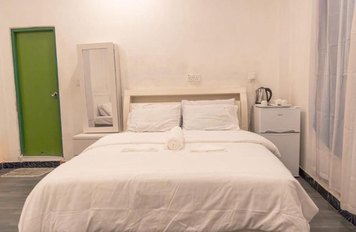 Dhidhoofinolhu Island Bed & Breakfast | Faafu View Maldives