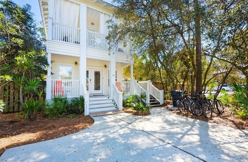 Seagrove Beach House | Family & Pet-Friendly 30A Chalet – Heated Private Pool, 3BR, 5 Bikes, Near Beach