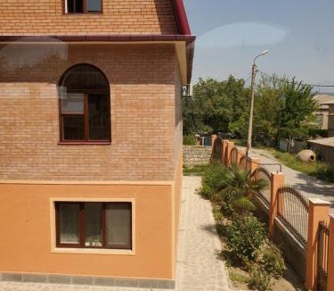 Vedzebi House | Gogi's Paradise Guesthouse